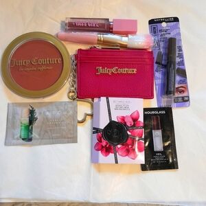 Juicy Couture Cardholdee Cosmetic Bundle NWOT